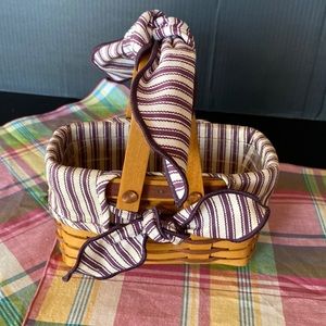 Longaberger 98 picture perfect sweetheart basket, linerprotector and handle tie